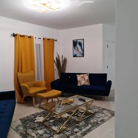 Deluxe Apartment